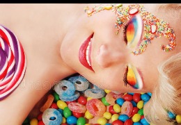 從芭比粉唇到藍紫色眼影，多巴胺流行的背后是什么？